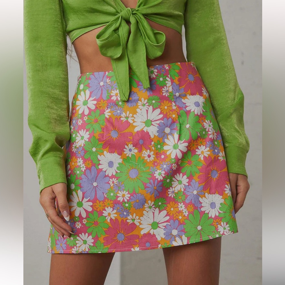 NWT Peppermayo Brady Mini Skirt 70’s Floral size 4